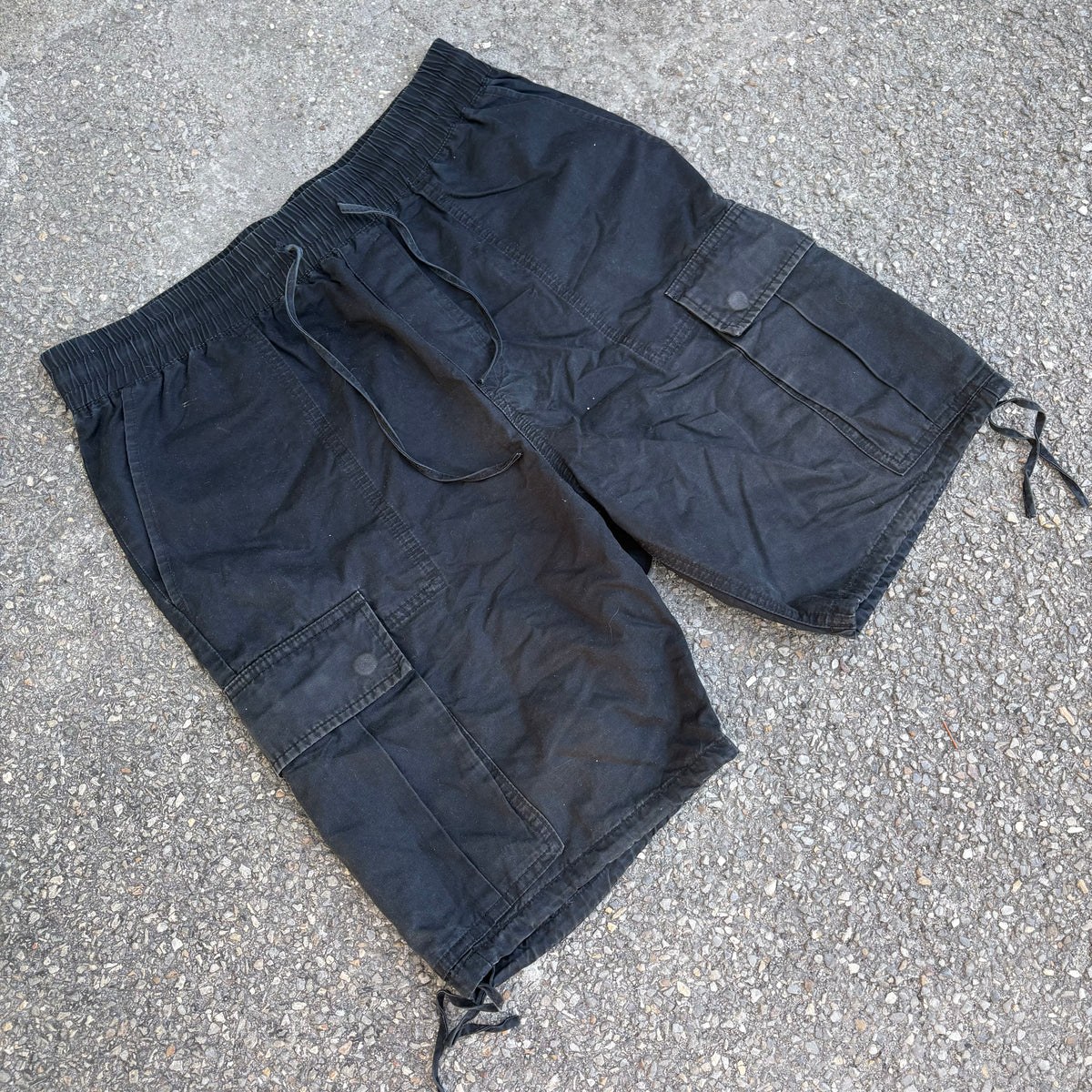 Spodenki Cargo Weekday